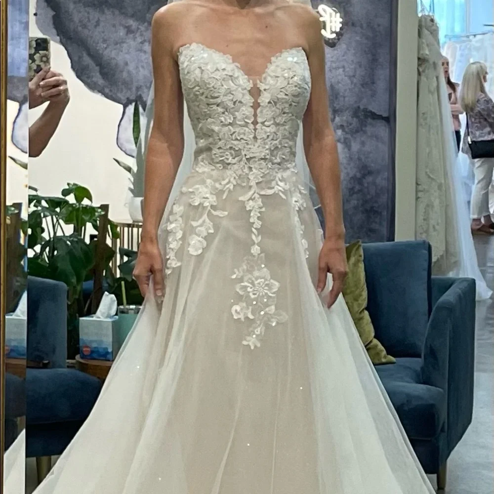 Maggie Sottero Stevie wedding dress - Picture 4 of 7